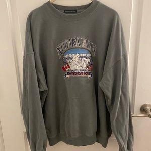 Brandy Melville Niagara Falls crewneck